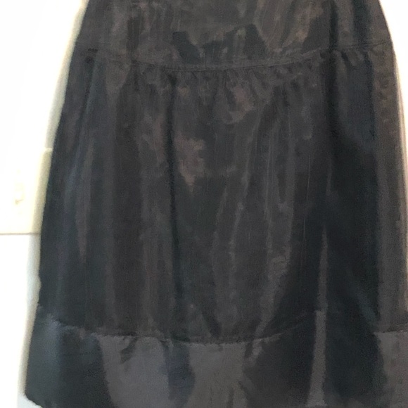 Black skirt with chiffon overlay with green jacket - Picture 4 of 4